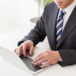 50代から始めるネットビジネスのやり方は？個人で自由を掴むおすすめ副業とは